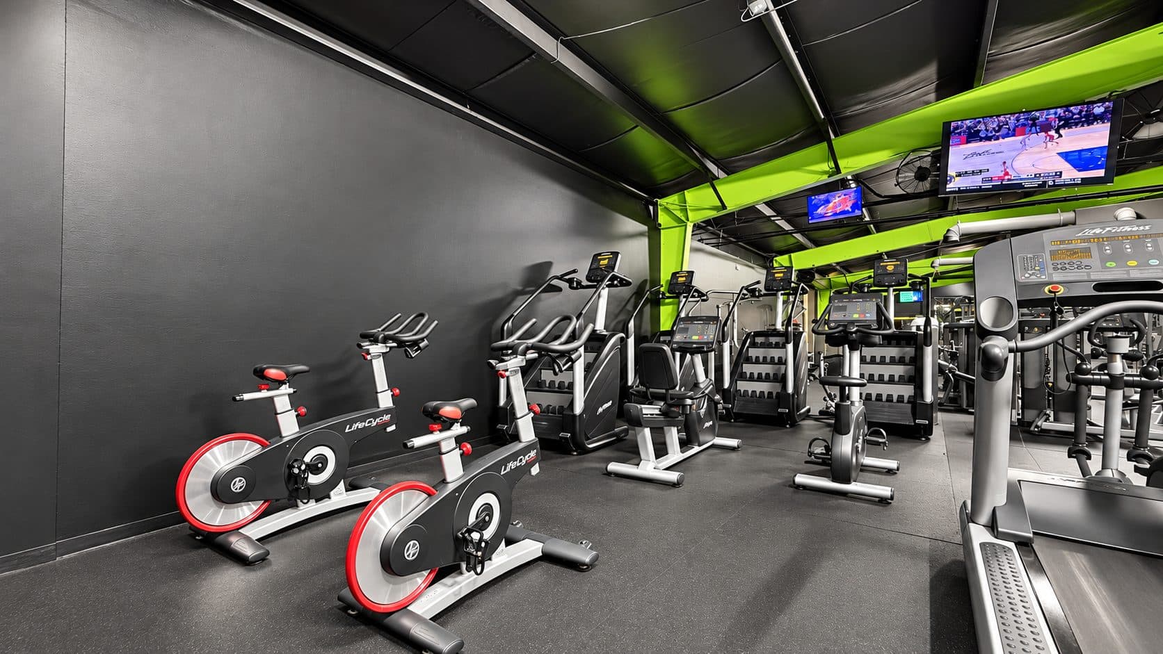 Spin bikes and indoor cycles at TNU Fitness
