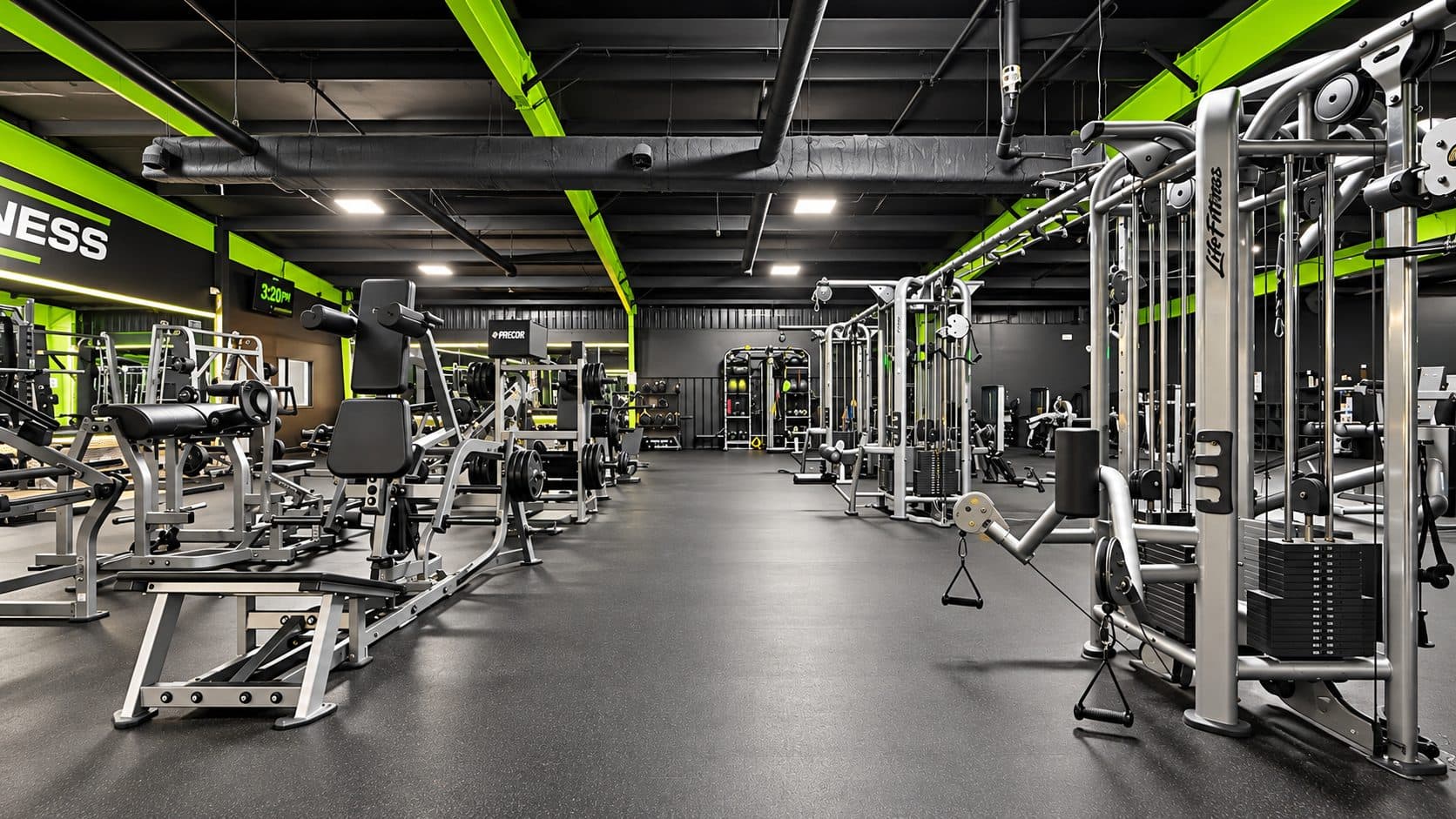 Open free weight floor at TNU Fitness