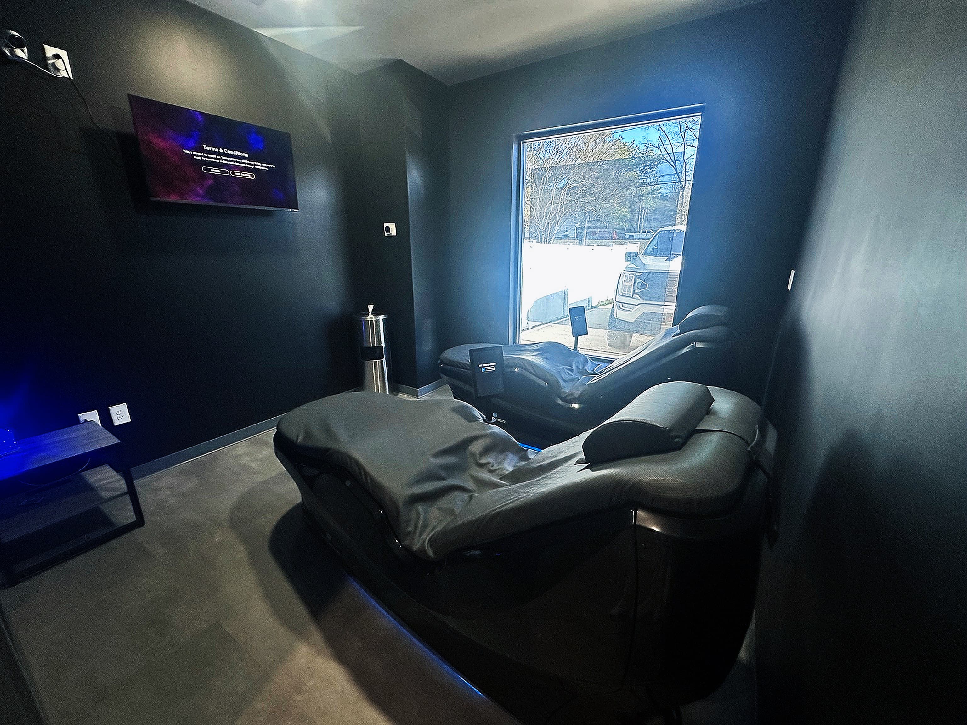 Tanning & Hydromassage 2